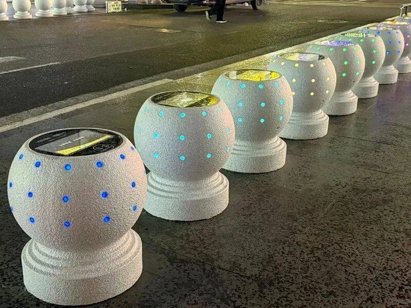 深圳“充电墩”火出圈？网友：科技感满满，方便又吸睛
