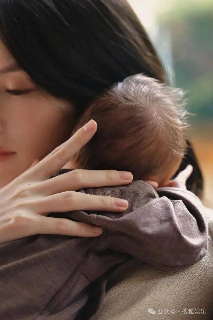 藏太好了吧？他俩没宣结婚而是直接宣布孩子出生！