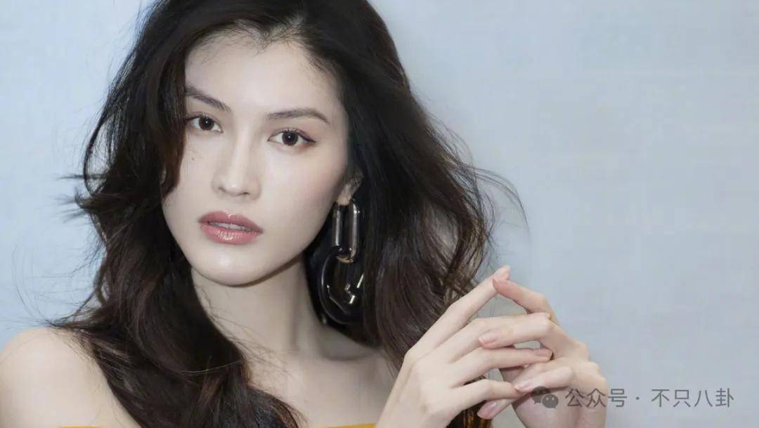 藏太好了吧？他俩没宣结婚而是直接宣布孩子出生！